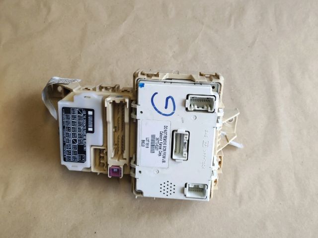 bontott SUZUKI SWIFT III Biztosítéktábla Utastér