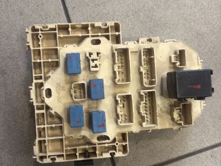 bontott SUZUKI SWIFT III Biztosítéktábla Utastér