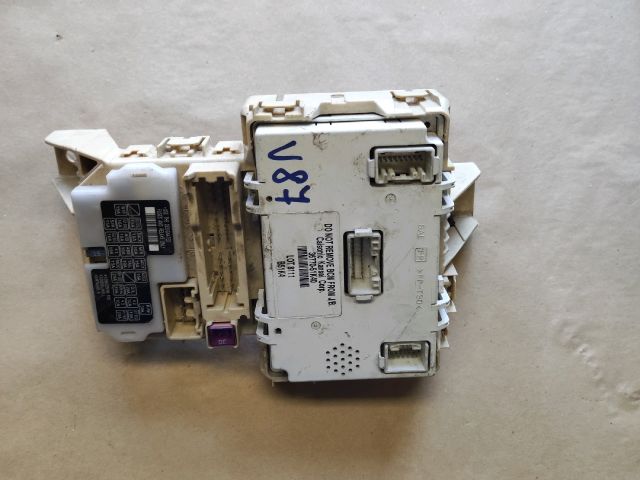 bontott SUZUKI SWIFT III Biztosítéktábla Utastér