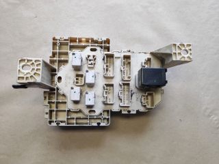 bontott SUZUKI SWIFT III Biztosítéktábla Utastér