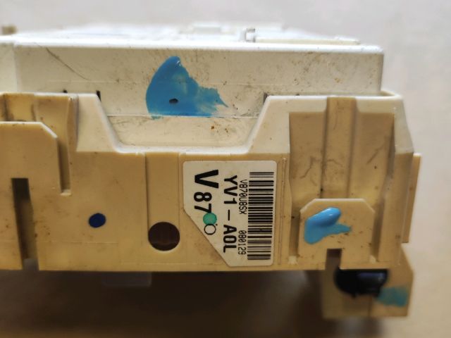 bontott SUZUKI SWIFT III Biztosítéktábla Utastér