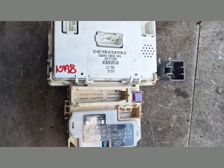 bontott SUZUKI SWIFT III Biztosítéktábla Utastér