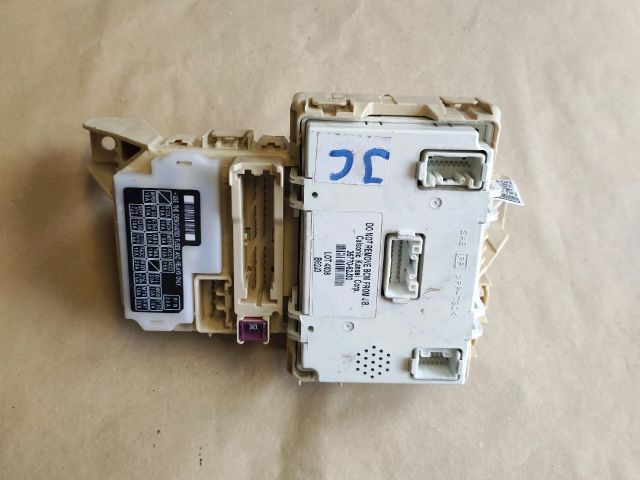 bontott SUZUKI SWIFT III Biztosítéktábla Utastér