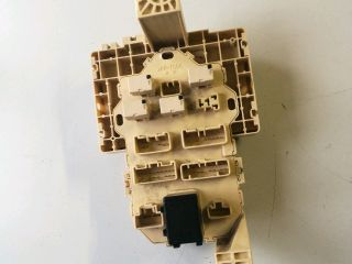 bontott SUZUKI SWIFT III Biztosítéktábla Utastér