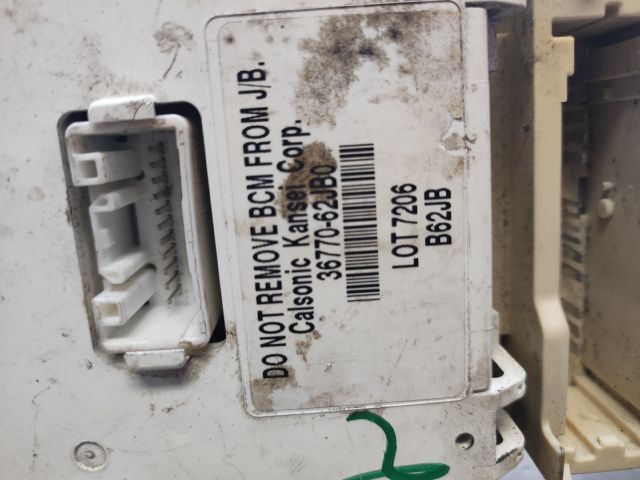 bontott SUZUKI SWIFT III Biztosítéktábla Utastér