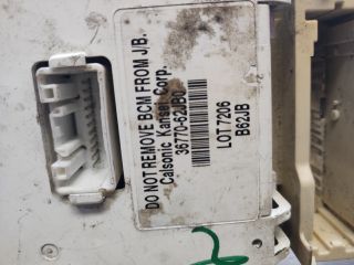 bontott SUZUKI SWIFT III Biztosítéktábla Utastér