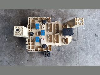 bontott SUZUKI SWIFT III Biztosítéktábla Utastér