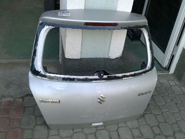 bontott SUZUKI SWIFT III Csomagtér Világítás