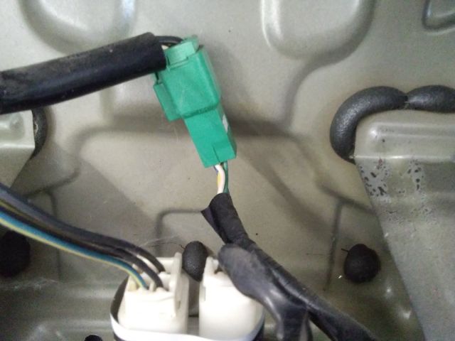 bontott SUZUKI SWIFT III Csomagtérajtó Kábelköteg