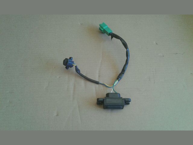 bontott SUZUKI SWIFT III Csomagtérajtó Kapcsoló