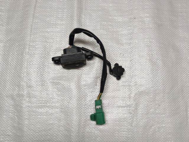 bontott SUZUKI SWIFT III Csomagtérajtó Kapcsoló