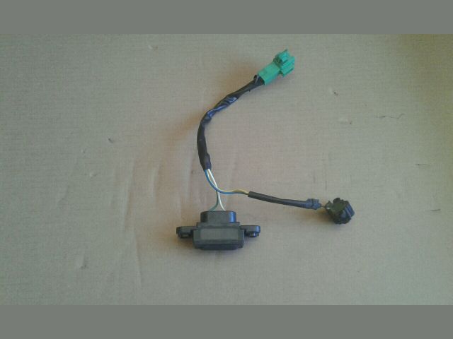 bontott SUZUKI SWIFT III Csomagtérajtó Kapcsoló