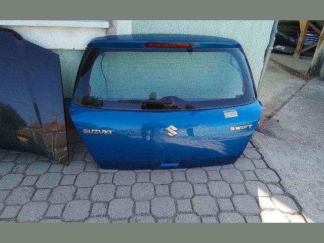 bontott SUZUKI SWIFT III Csomagtérajtó (Részeivel)