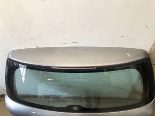 bontott SUZUKI SWIFT III Csomagtérajtó (Részeivel)