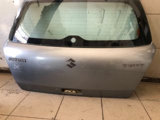 bontott SUZUKI SWIFT III Csomagtérajtó (Részeivel)