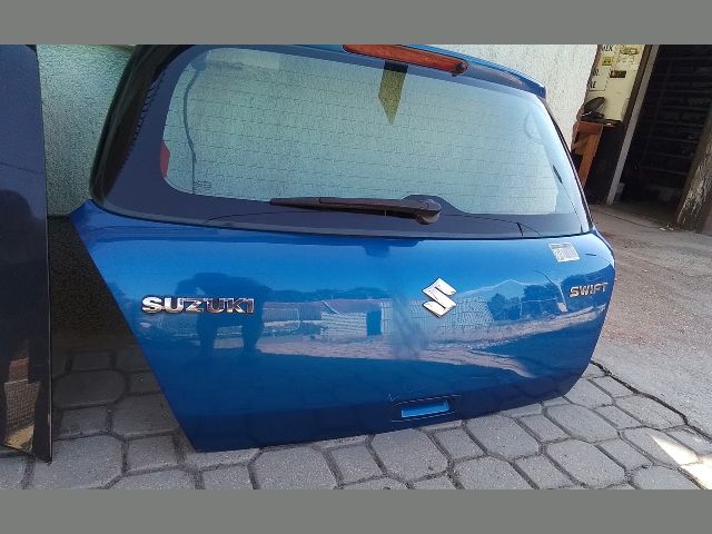 bontott SUZUKI SWIFT III Csomagtérajtó (Részeivel)