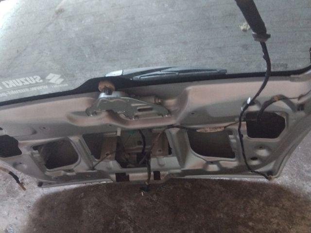 bontott SUZUKI SWIFT III Csomagtérajtó (Üres lemez)