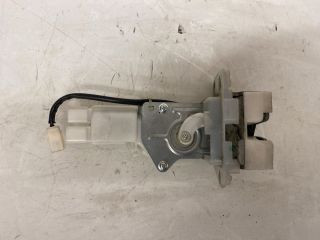 bontott SUZUKI SWIFT III Csomagtérajtó Zárszerkezet