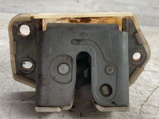 bontott SUZUKI SWIFT III Csomagtérajtó Zárszerkezet