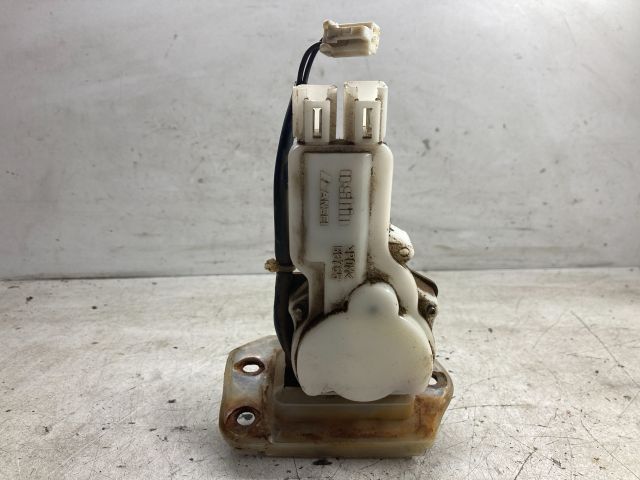 bontott SUZUKI SWIFT III Csomagtérajtó Zárszerkezet