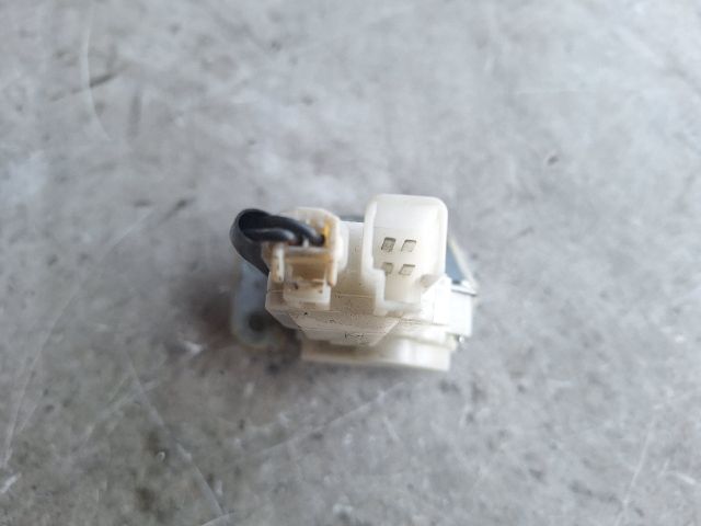 bontott SUZUKI SWIFT III Csomagtérajtó Zárszerkezet