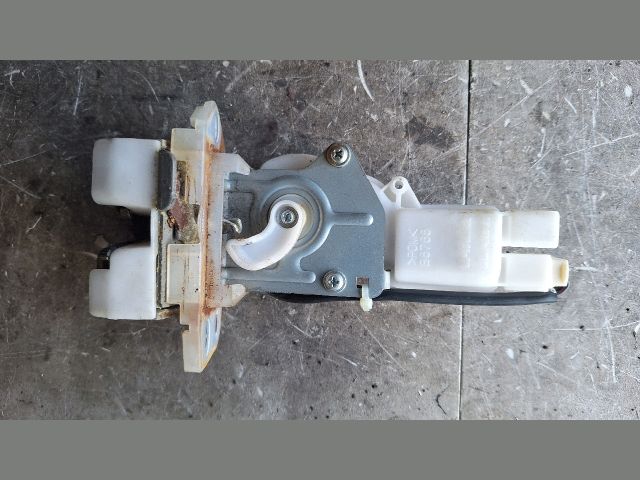 bontott SUZUKI SWIFT III Csomagtérajtó Zárszerkezet