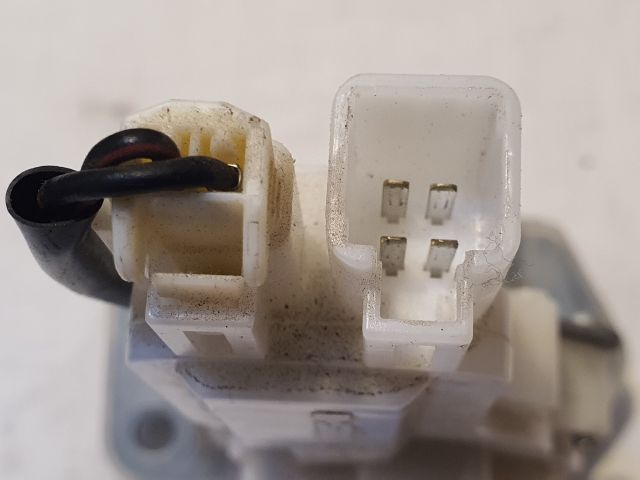 bontott SUZUKI SWIFT III Csomagtérajtó Zárszerkezet