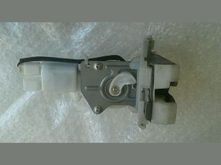 bontott SUZUKI SWIFT III Csomagtérajtó Zárszerkezet