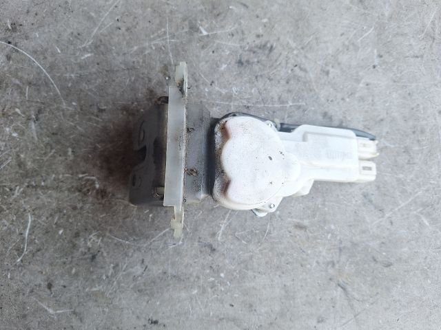 bontott SUZUKI SWIFT III Csomagtérajtó Zárszerkezet