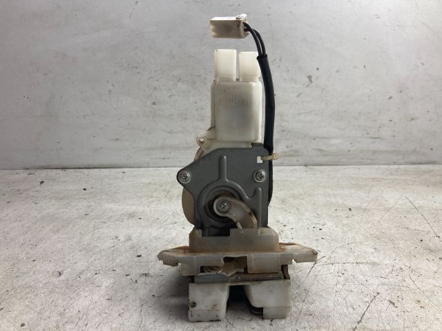 bontott SUZUKI SWIFT III Csomagtérajtó Zárszerkezet