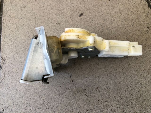 bontott SUZUKI SWIFT III Csomagtérajtó Zárszerkezet