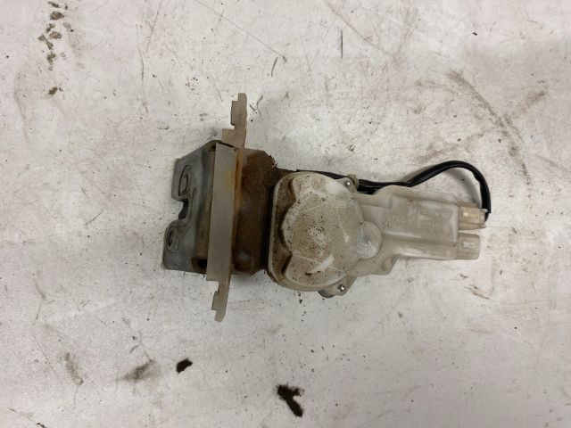 bontott SUZUKI SWIFT III Csomagtérajtó Zárszerkezet