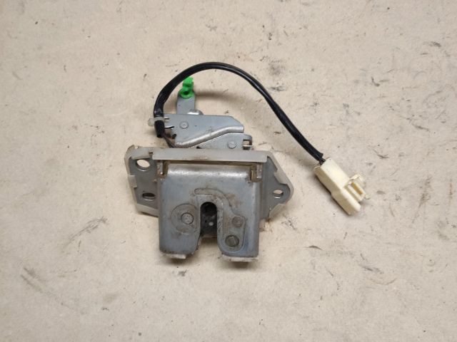 bontott SUZUKI SWIFT III Csomagtérajtó Zárszerkezet