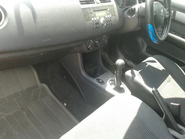 bontott SUZUKI SWIFT III Csomagtérajtó Zárszerkezet