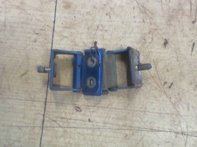 bontott SUZUKI SWIFT III Csomagtérajtó Zsanér