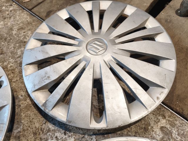 bontott SUZUKI SWIFT III Dísztárcsa Szett