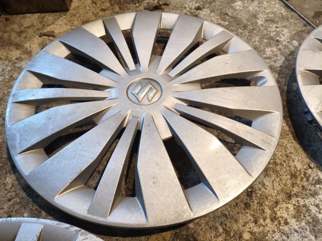 bontott SUZUKI SWIFT III Dísztárcsa Szett