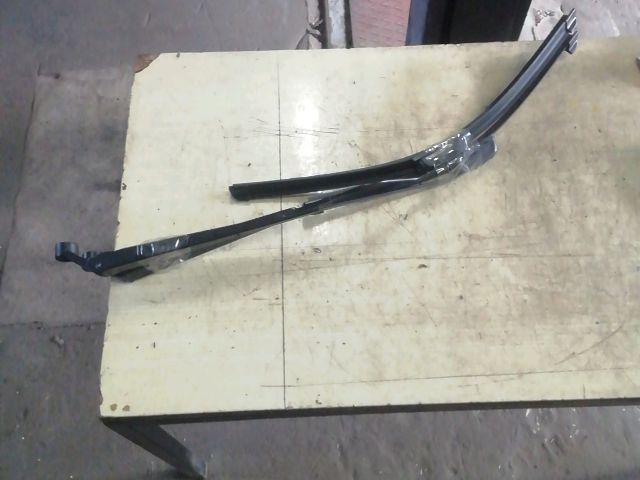 bontott SUZUKI SWIFT III Első Ablaktörlő Lapát Pár