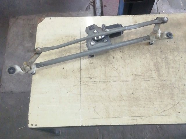 bontott SUZUKI SWIFT III Első Ablaktörlő Motor