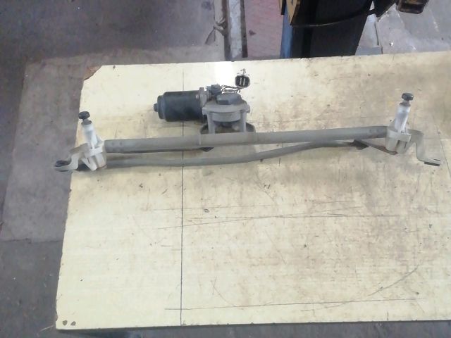 bontott SUZUKI SWIFT III Első Ablaktörlő Motor