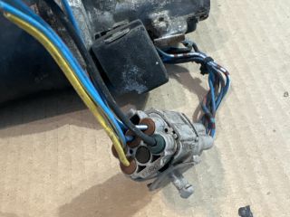 bontott SUZUKI SWIFT III Első Ablaktörlő Motor