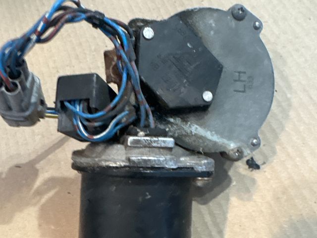 bontott SUZUKI SWIFT III Első Ablaktörlő Motor