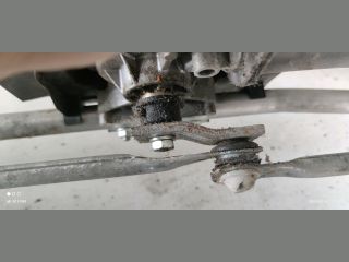 bontott SUZUKI SWIFT III Első Ablaktörlő Szerkezet Motorral