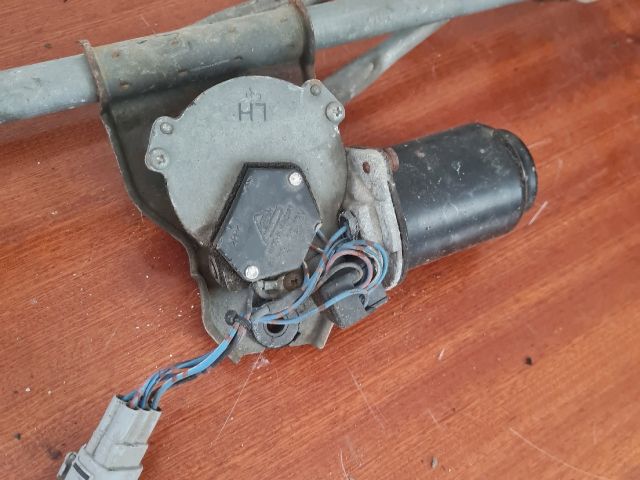 bontott SUZUKI SWIFT III Első Ablaktörlő Szerkezet Motorral