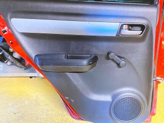 bontott SUZUKI SWIFT III Első Hamutartó