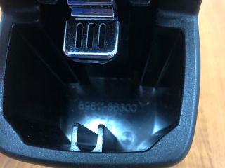 bontott SUZUKI SWIFT III Első Hamutartó