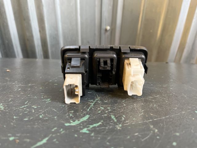 bontott SUZUKI SWIFT III Első Ködfényszóró Kapcsoló