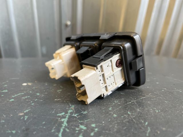 bontott SUZUKI SWIFT III Első Ködfényszóró Kapcsoló