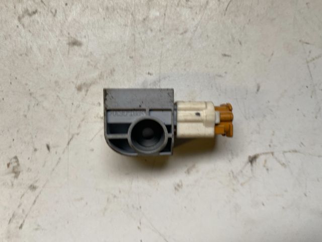 bontott SUZUKI SWIFT III Első Középső Ütközés Érzékelő (Homlokfalon)