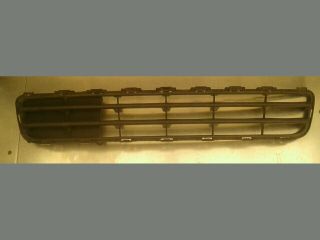 bontott SUZUKI SWIFT III Első Lökhárító Alsó Középső Díszrács